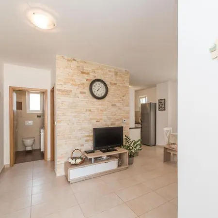 Miriam With Grill And Terrace - By Ta Leut Agency Apartament Privlaka (Zadar)