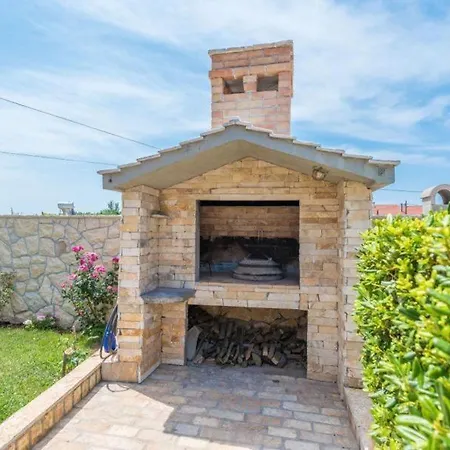 Appartamento Miriam With Grill And Terrace - By Ta Leut Agency