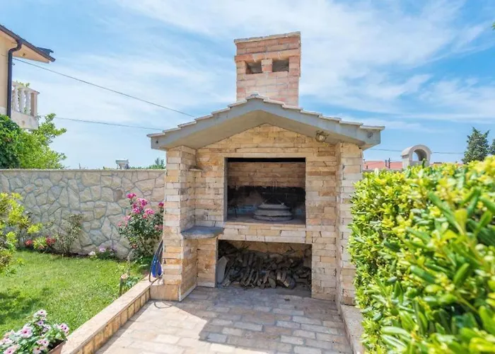 Appartamento Miriam With Grill And Terrace - By Ta Leut Agency